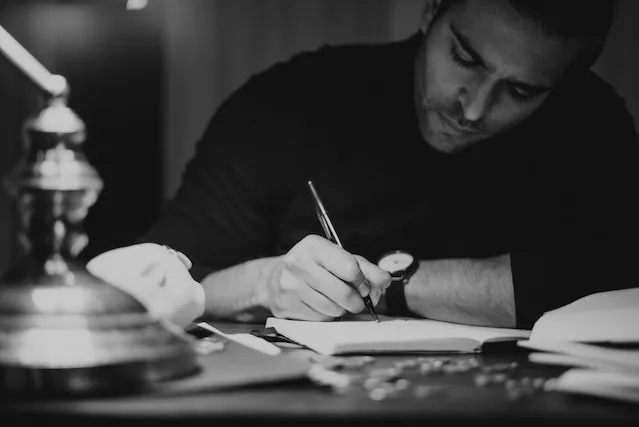 SCREENPLAY WRITING