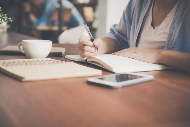 HOW DO GHOSTWRITERS PROVIDE WRITING SAMPLES